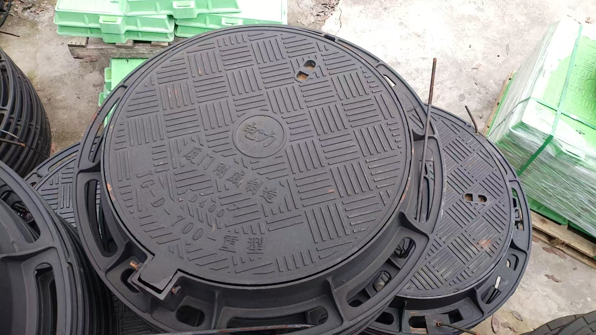 Manhole cover product display